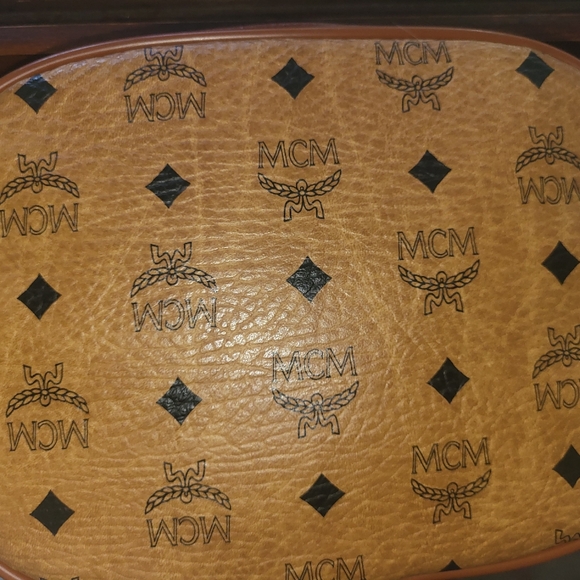 MCM Made in Germany Bucket Bag - Picture 4 of 10